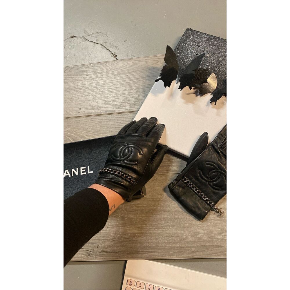 Vintage Chanel Women’s Authentic Leather Chain Gloves Black Size 7
